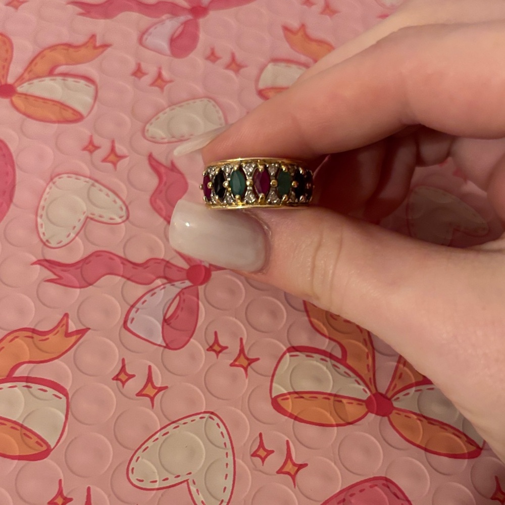 Elegant Gold and Multicolor Gemstone Ring